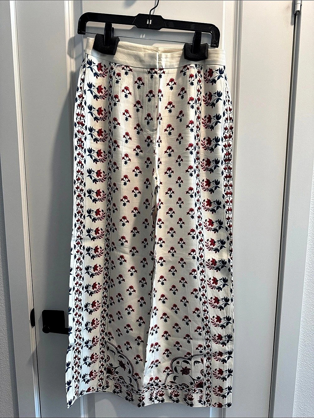 H&M Floral Pants in Cream & Red Like New